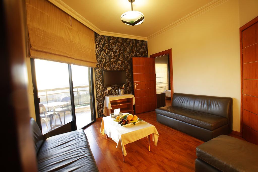 Camelot Hotel Jounieh Kültér fotó
