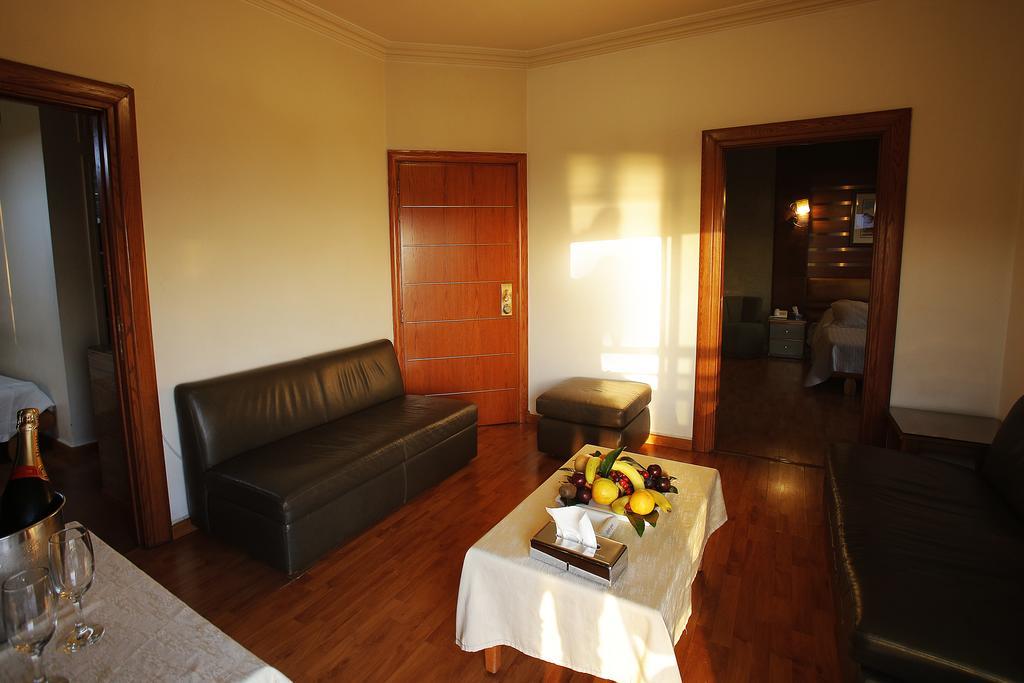 Camelot Hotel Jounieh Kültér fotó