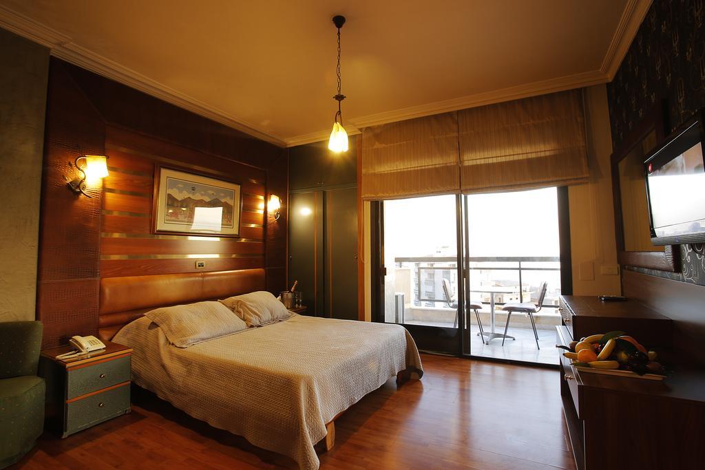 Camelot Hotel Jounieh Kültér fotó